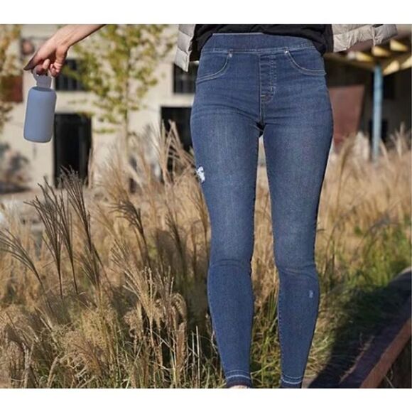 Spanx Distressed Ankle Skinny Jeans Medium - Picture 3 of 9